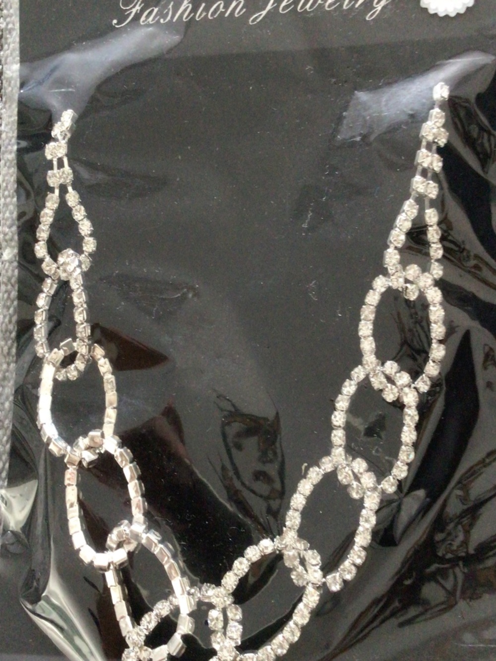 NWT fashion statement rhinestone necklace